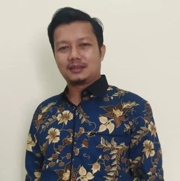 Assoc. Prof. Dr. Muhammad Iqbal, S.Kom, M.Kom